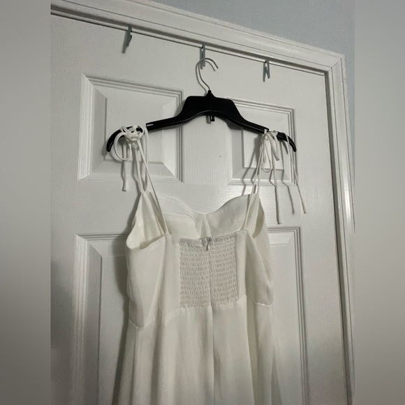 White flowy dress - Picture 3 of 6